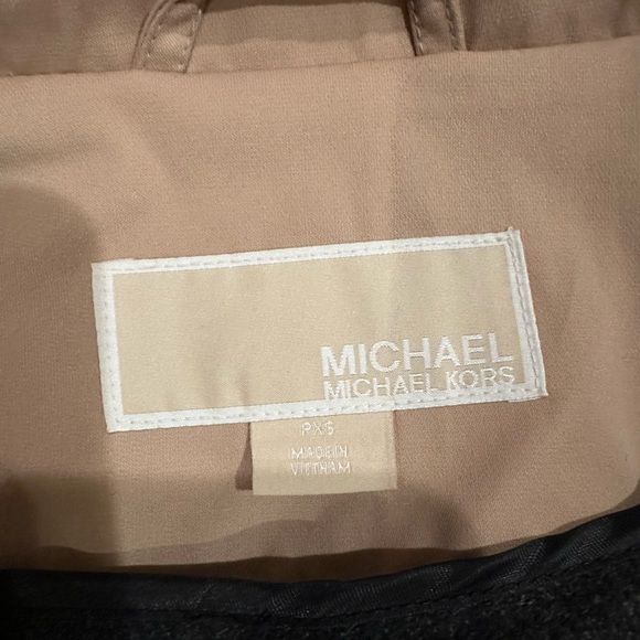 Michael Kors Beige Women's Hooded Trench Coat - Classic Lightweight Outerwear - Picture 5 of 5